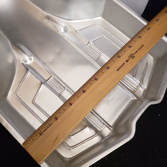 Wilton Spaceship Cake Pan with Color Instructions - Picture 5 of 10